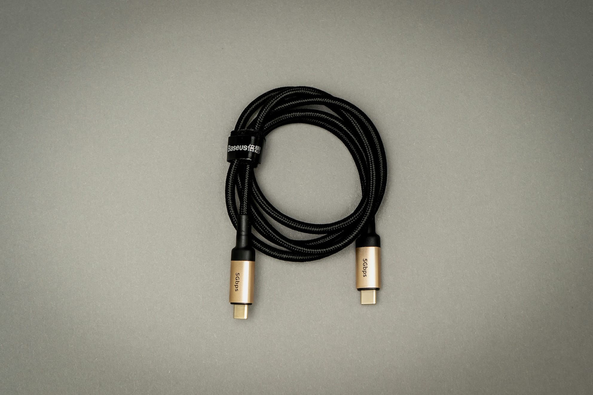an image of thunderbolt cable