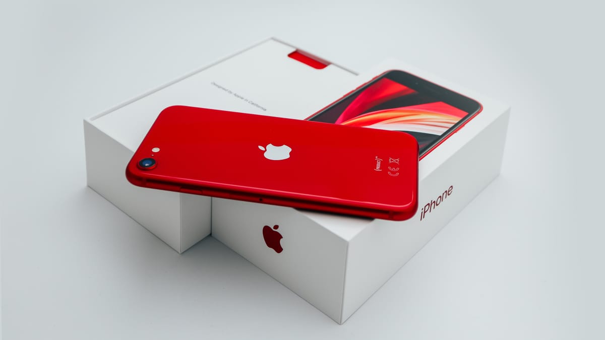 iPhone SE 4 Review: A Classic Reimagined